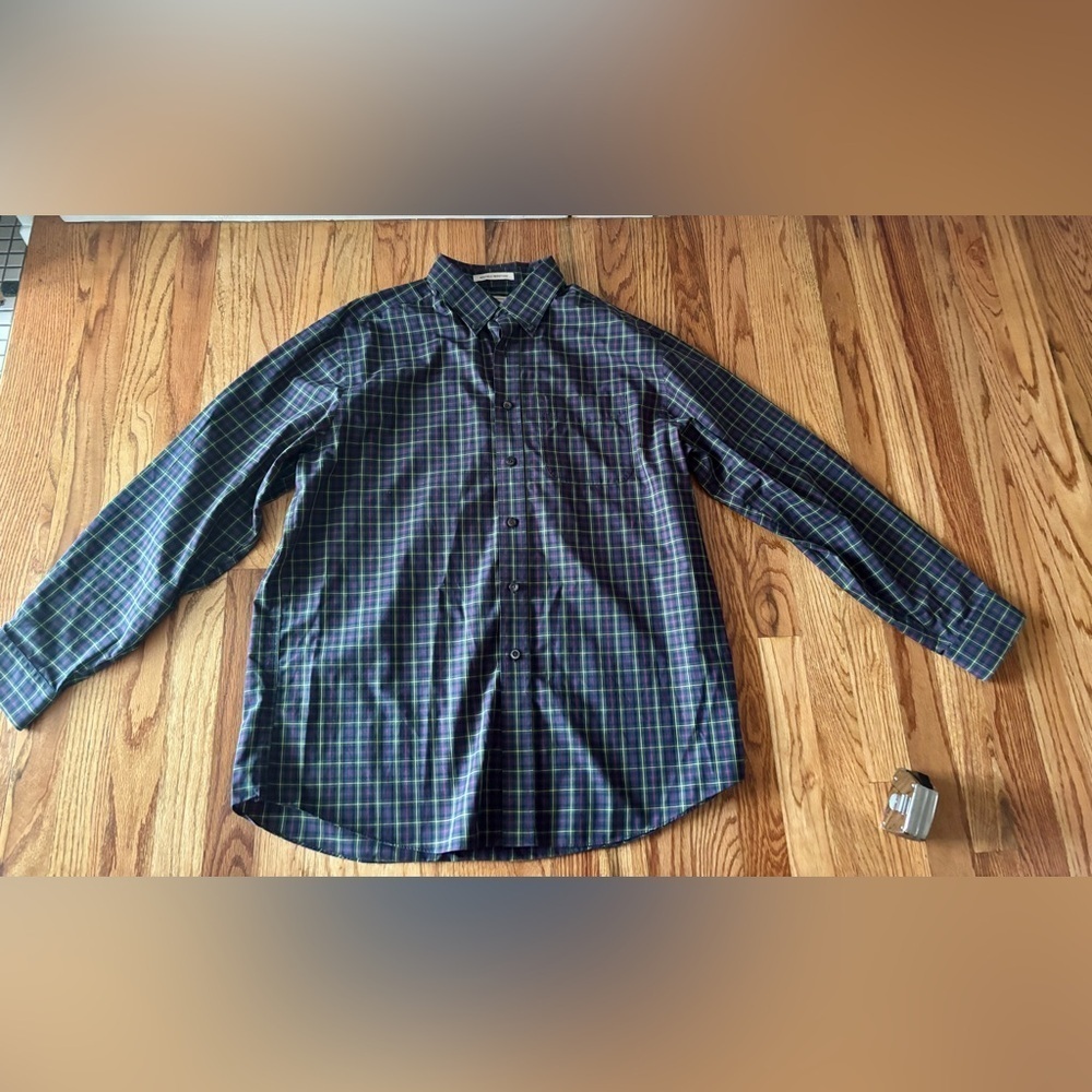 L.L. Bean Wrinkle Resistant Large Green and Blue Casual Button Down Shirt